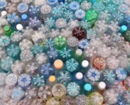 Alianţa circulară privind materialele plastice: peste 100 de semnatari se angajează să utilizeze 10 milioane de tone de plastic reciclat în produsele noi până în 2025