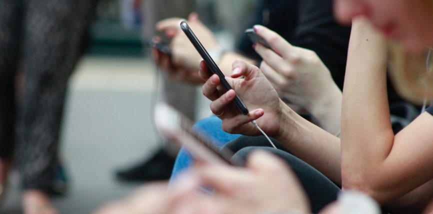 Combaterea discursurilor ilegale de incitare la ură din mediul online – Codul de conduită al UE asigură un răspuns rapid